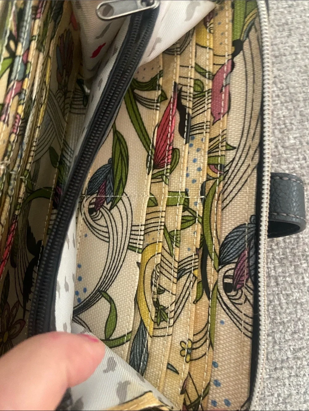 Sakroots Floral Crossbody Wallet - Cream, Pink, Yellow, Green